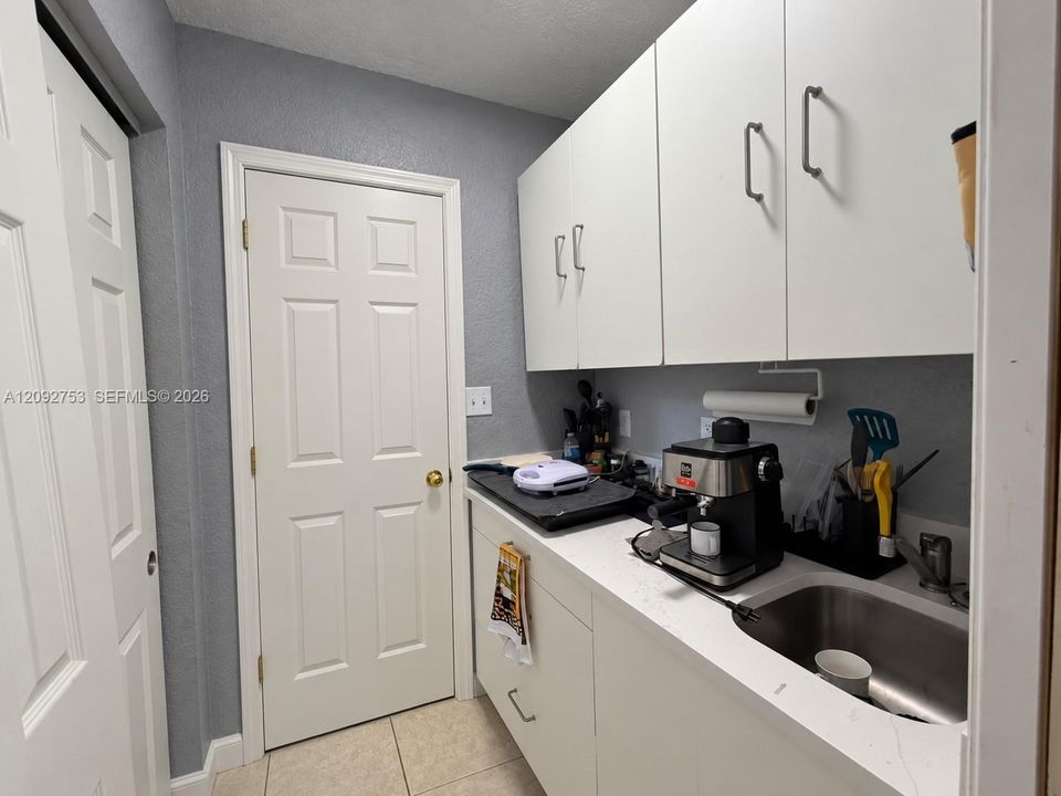 For Rent: $3,459 (3 beds, 2 baths, 1365 Square Feet)