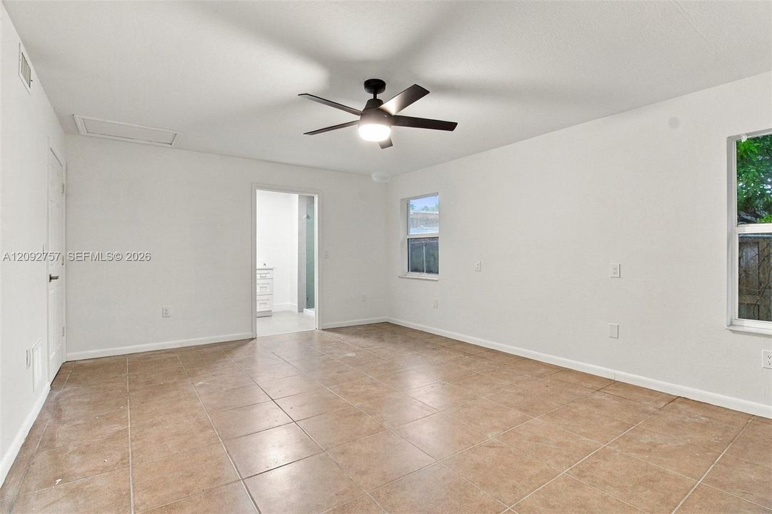 For Rent: $3,700 (4 beds, 2 baths, 1605 Square Feet)