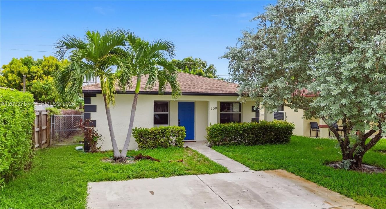 For Rent: $3,700 (4 beds, 2 baths, 1605 Square Feet)