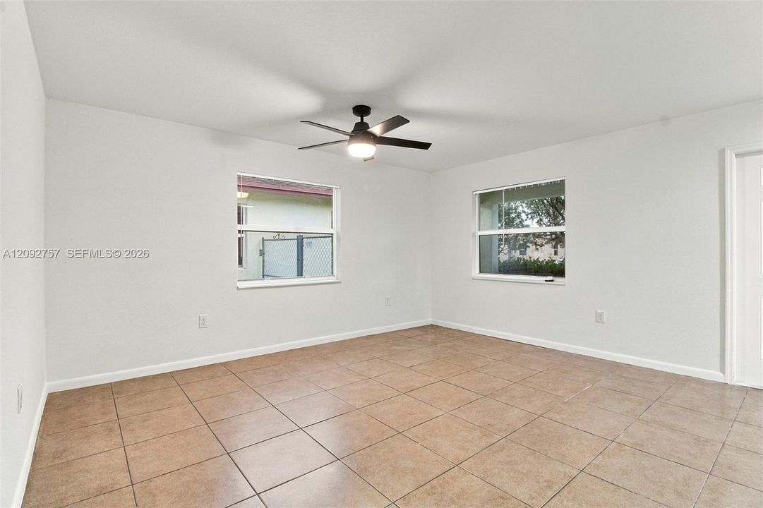 For Rent: $3,700 (4 beds, 2 baths, 1605 Square Feet)
