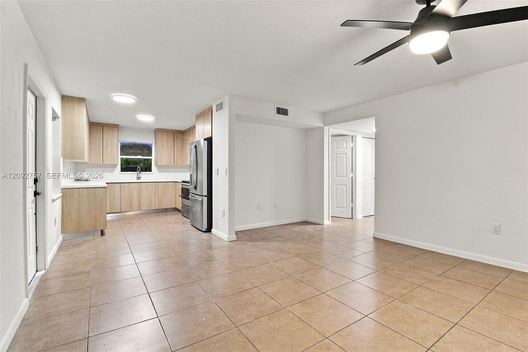 For Rent: $3,700 (4 beds, 2 baths, 1605 Square Feet)