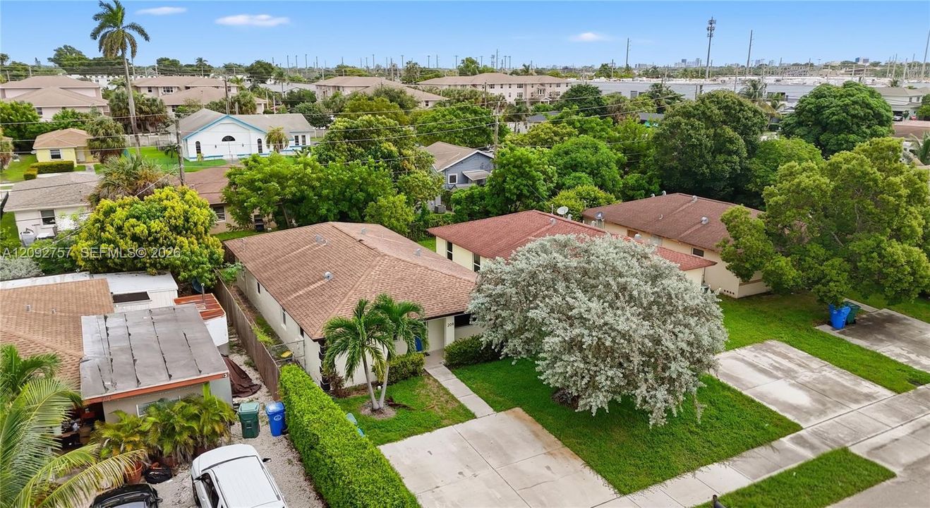 For Rent: $3,700 (4 beds, 2 baths, 1605 Square Feet)