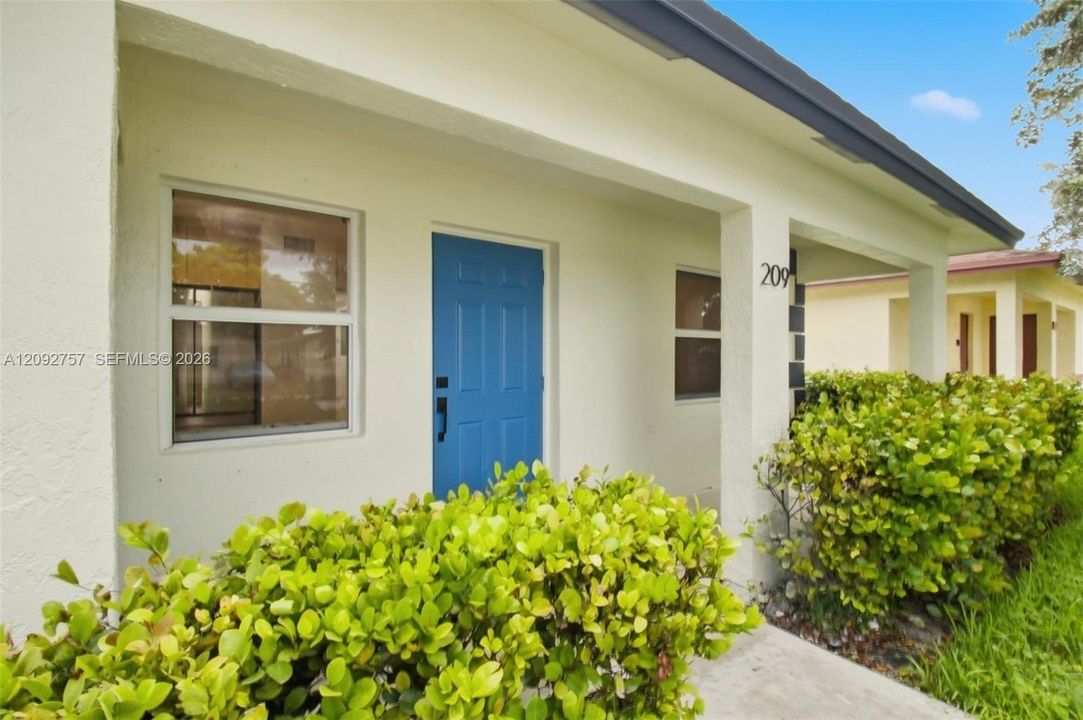 For Rent: $3,700 (4 beds, 2 baths, 1605 Square Feet)