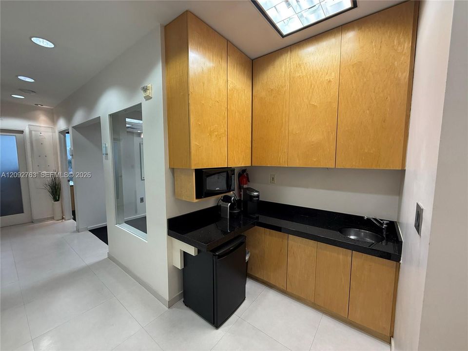 В аренду: $5,950 (0 спален, 0 ванн, 0 Квадратных фут)
