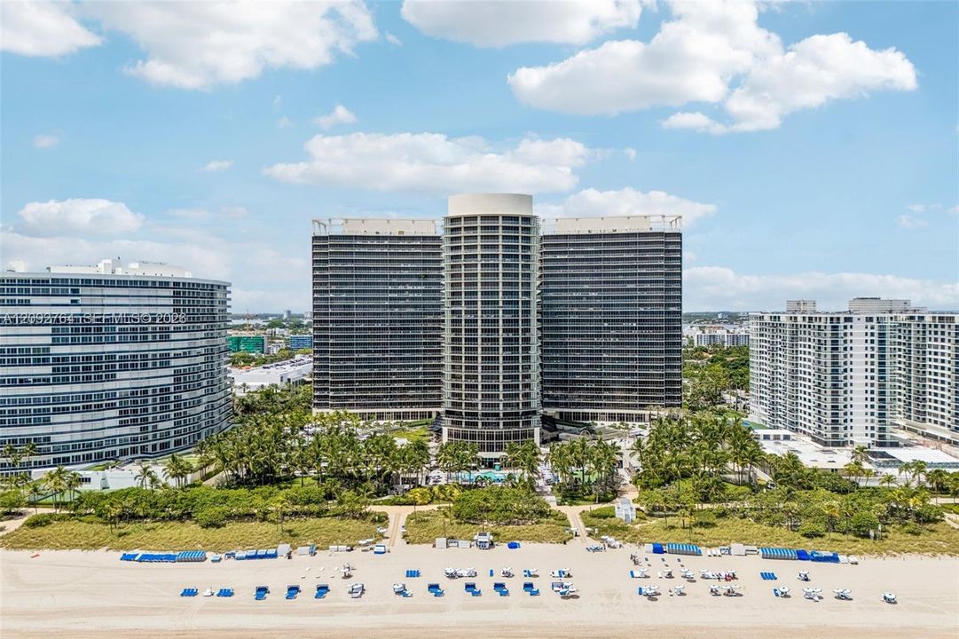 For Sale: $13,900,000 (3 beds, 3 baths, 3524 Square Feet)