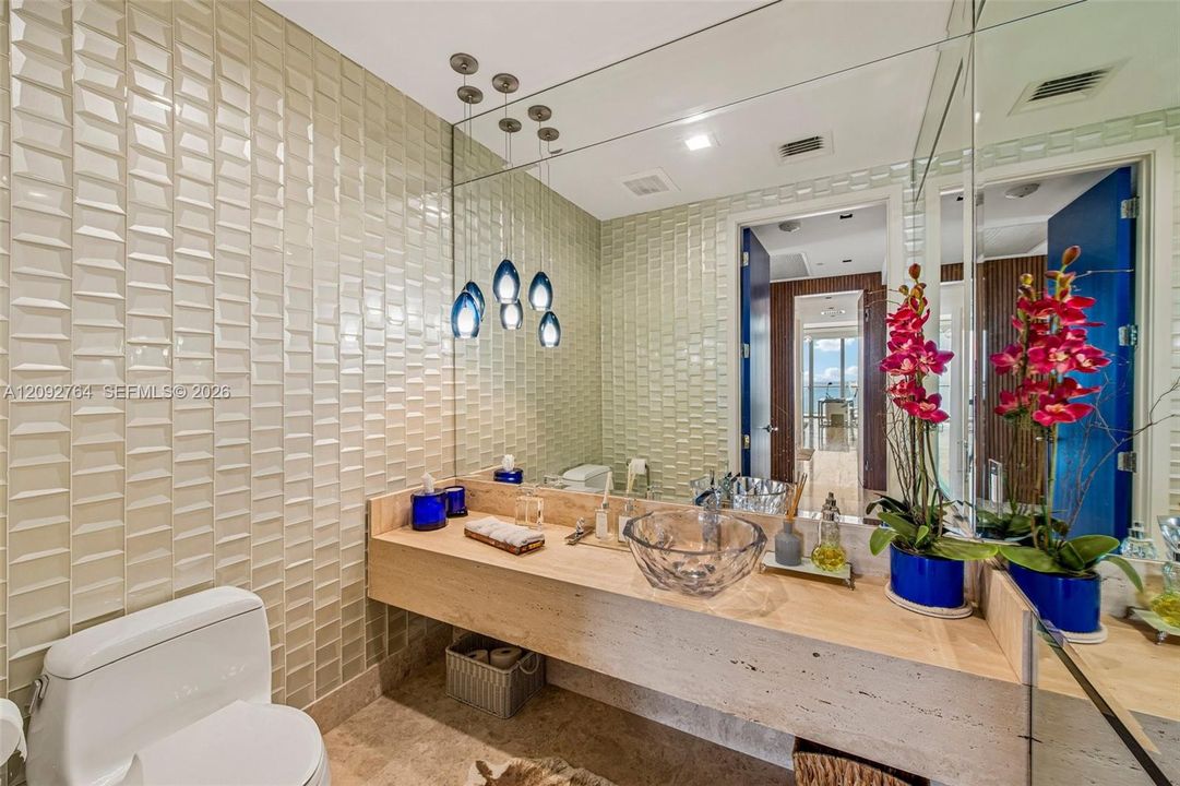 For Sale: $13,900,000 (3 beds, 3 baths, 3524 Square Feet)