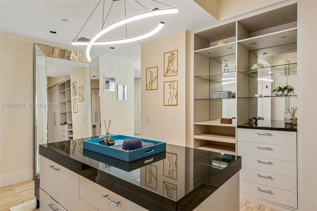 For Sale: $13,900,000 (3 beds, 3 baths, 3524 Square Feet)