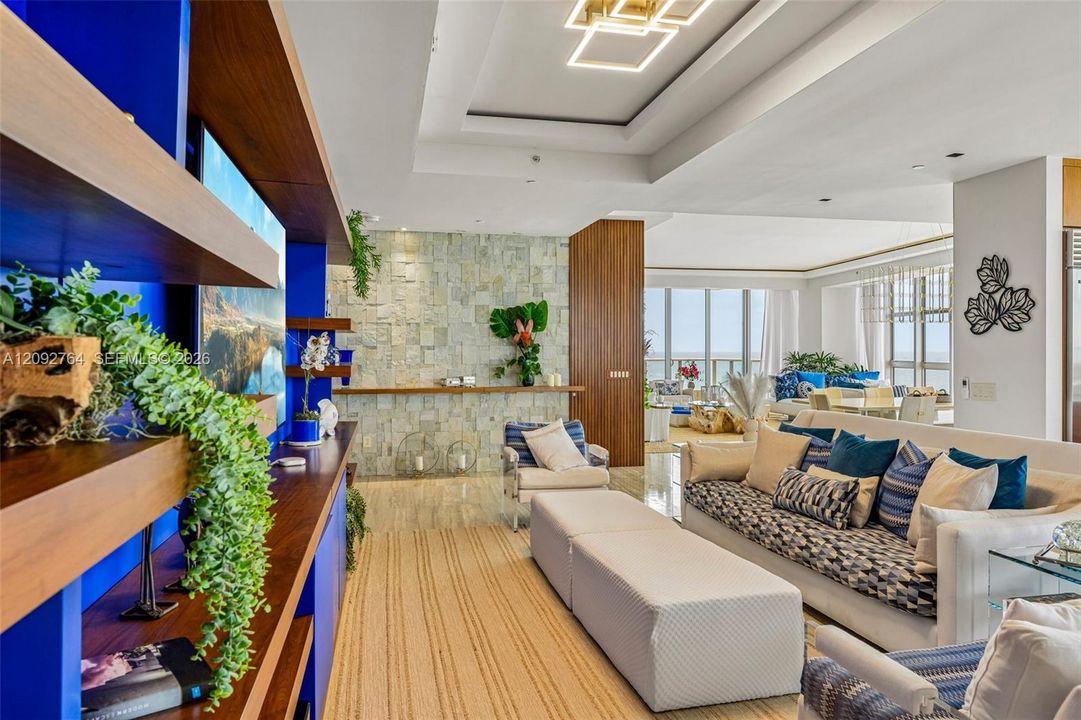 For Sale: $13,900,000 (3 beds, 3 baths, 3524 Square Feet)
