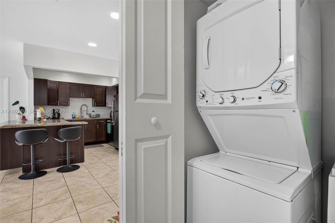 En Venta: $210,000 (2 camas, 2 baños, 920 Pies cuadrados)