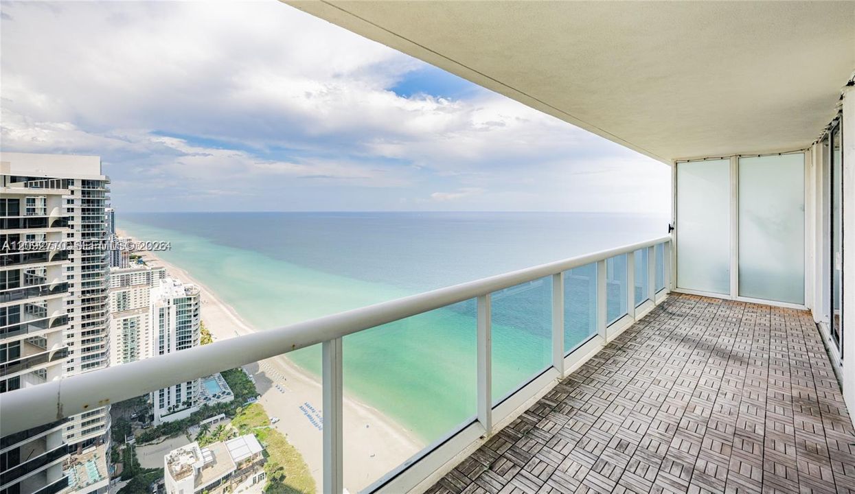 For Rent: $6,000 (2 beds, 2 baths, 1337 Square Feet)