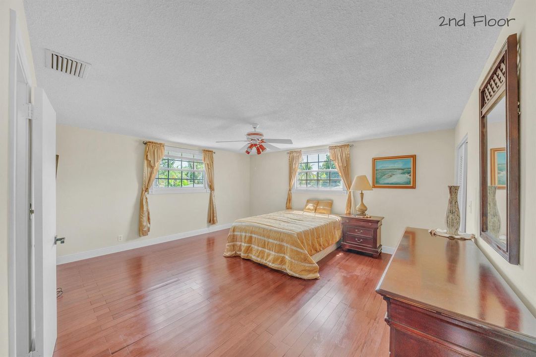 24 Guest Bedroom (2)