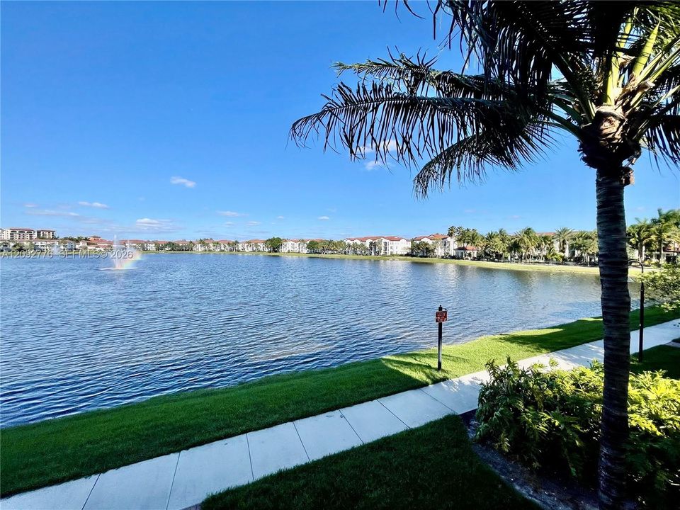 En Venta: $530,000 (3 camas, 3 baños, 1919 Pies cuadrados)