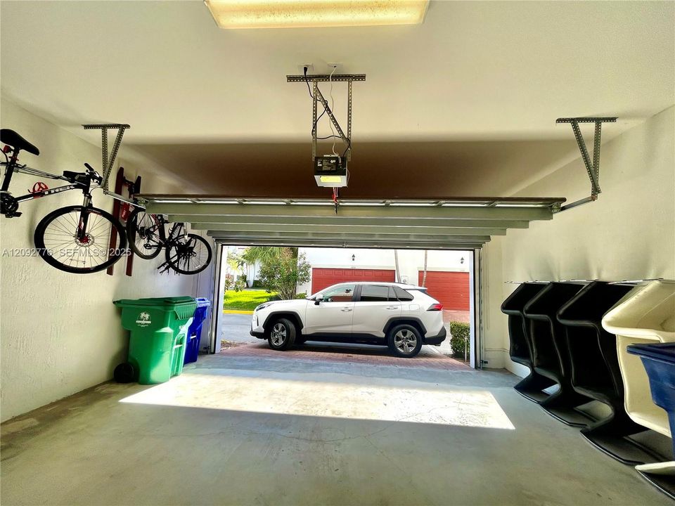 En Venta: $530,000 (3 camas, 3 baños, 1919 Pies cuadrados)
