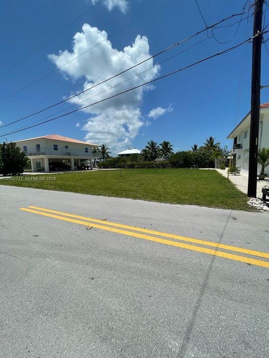 For Sale: $379,900 (7,500 sqft)