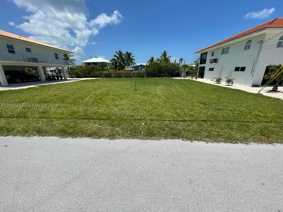 For Sale: $379,900 (7,500 sqft)