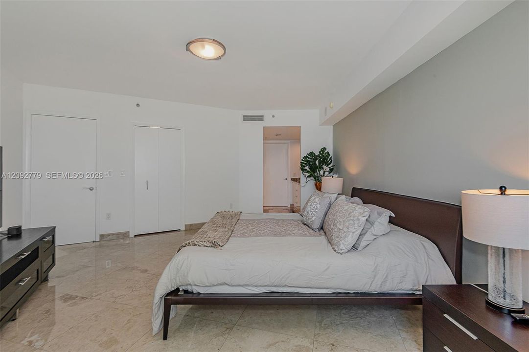 В аренду: $6,900 (2 спален, 2 ванн, 1591 Квадратных фут)