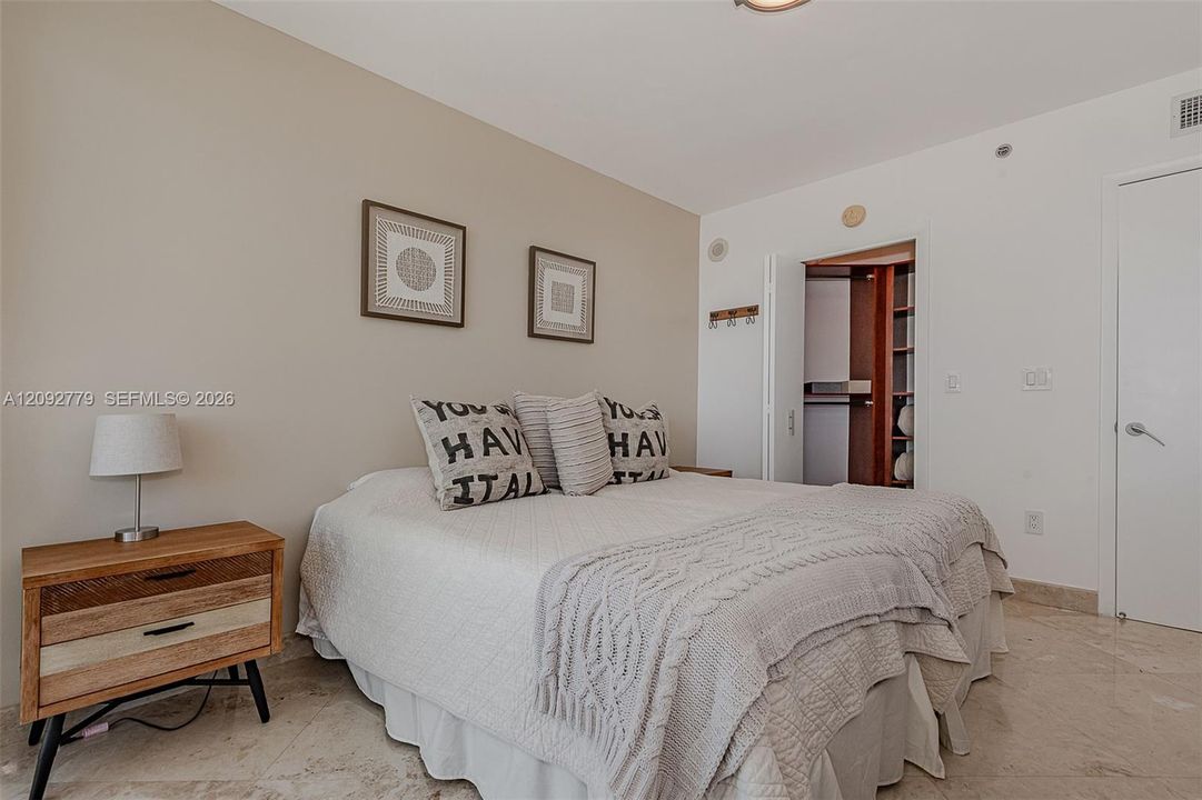 В аренду: $6,900 (2 спален, 2 ванн, 1591 Квадратных фут)