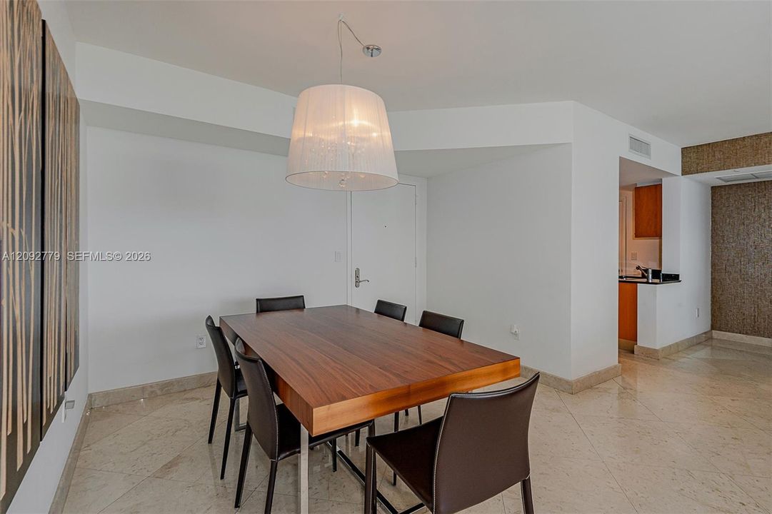 В аренду: $6,900 (2 спален, 2 ванн, 1591 Квадратных фут)