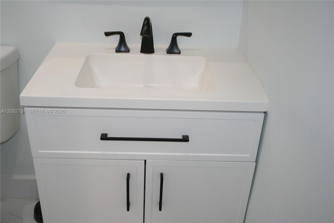 For Sale: $555,000 (3 beds, 2 baths, 410 Square Feet)