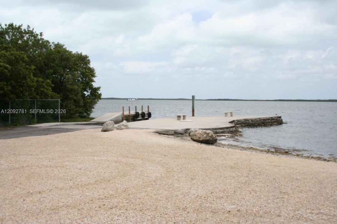 For Sale: $555,000 (3 beds, 2 baths, 410 Square Feet)