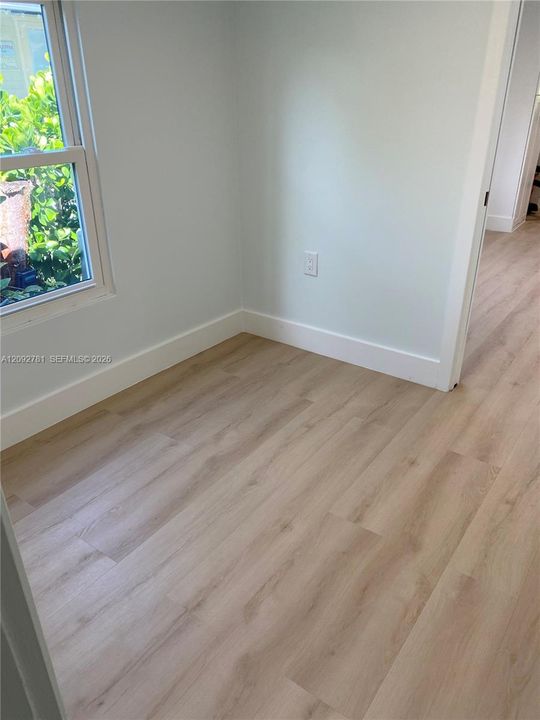 For Sale: $555,000 (3 beds, 2 baths, 410 Square Feet)