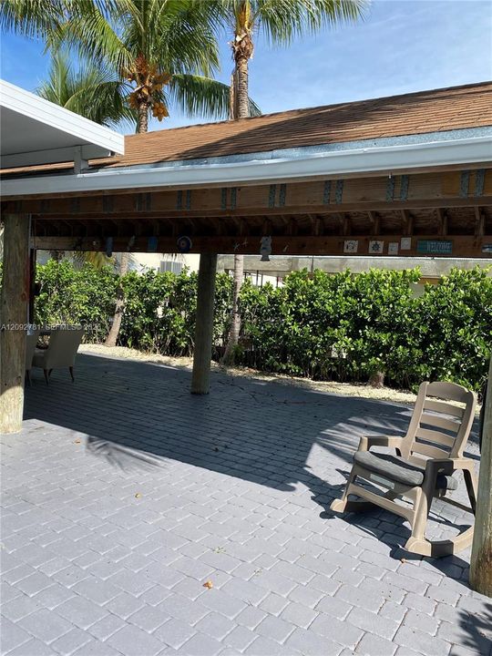 For Sale: $555,000 (3 beds, 2 baths, 410 Square Feet)