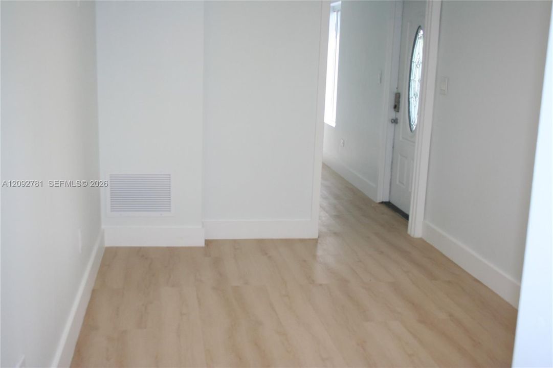 For Sale: $555,000 (3 beds, 2 baths, 410 Square Feet)