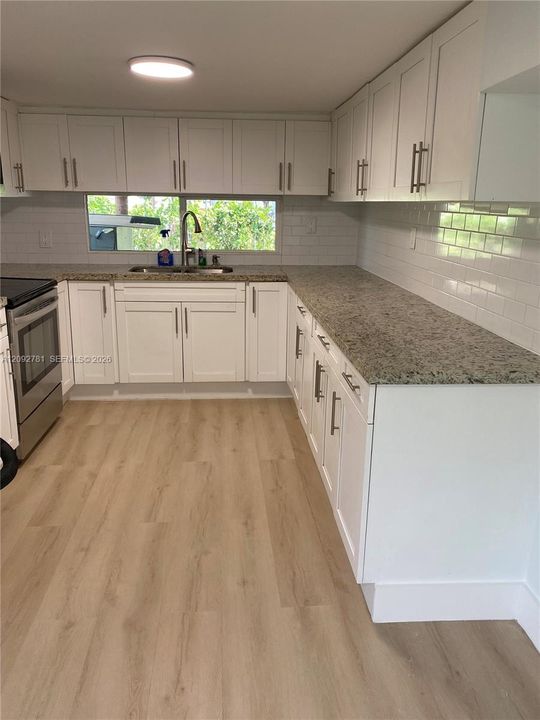 For Sale: $555,000 (3 beds, 2 baths, 410 Square Feet)