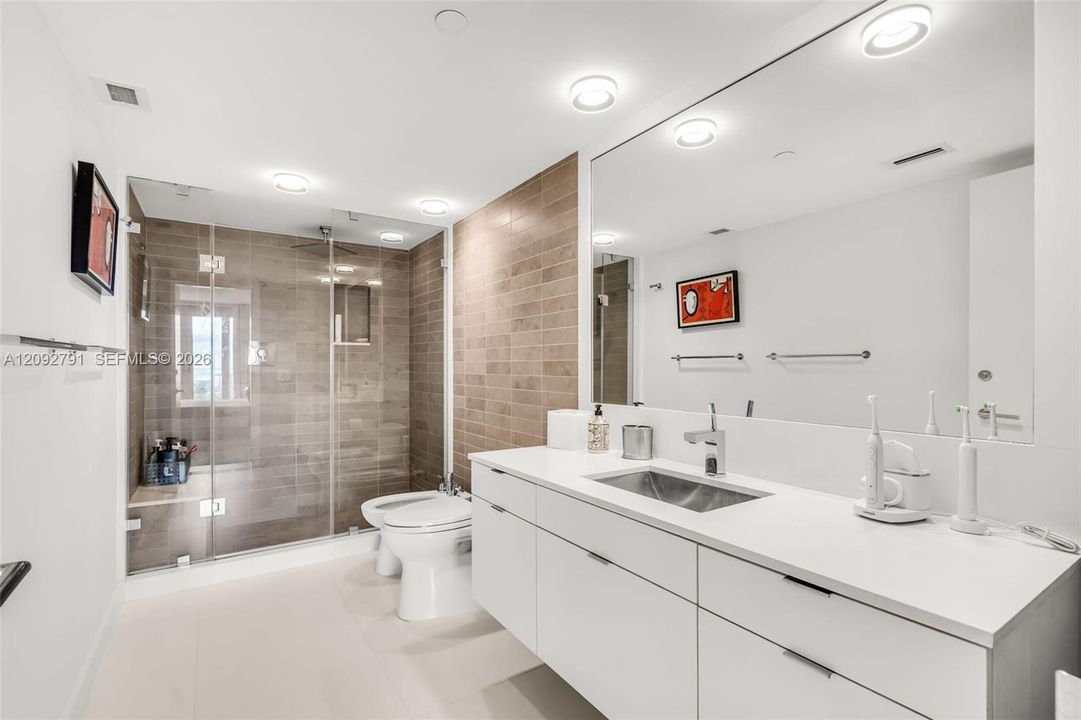 For Sale: $2,470,000 (2 beds, 2 baths, 1875 Square Feet)