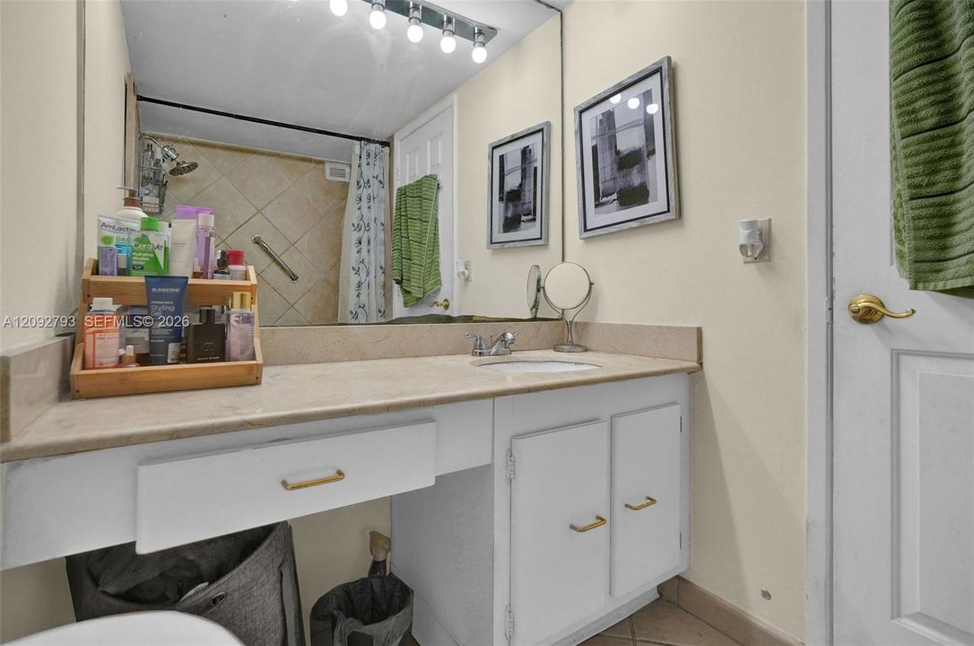 En Venta: $359,000 (1 camas, 1 baños, 910 Pies cuadrados)
