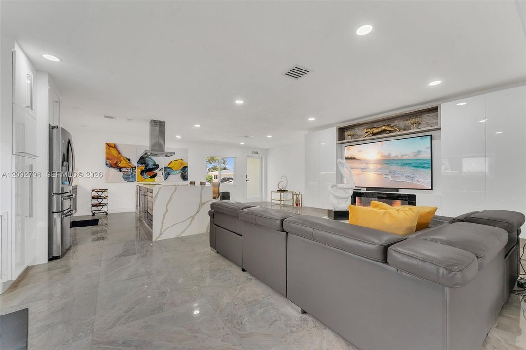For Rent: $3,700 (3 beds, 2 baths, 1536 Square Feet)