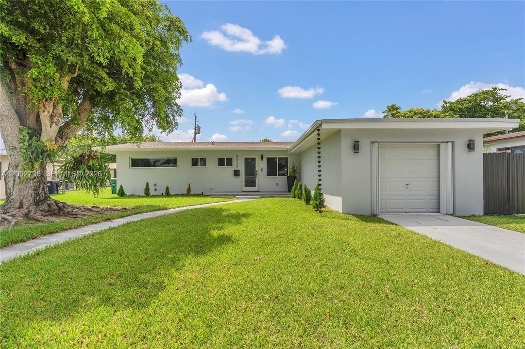 For Rent: $3,700 (3 beds, 2 baths, 1536 Square Feet)