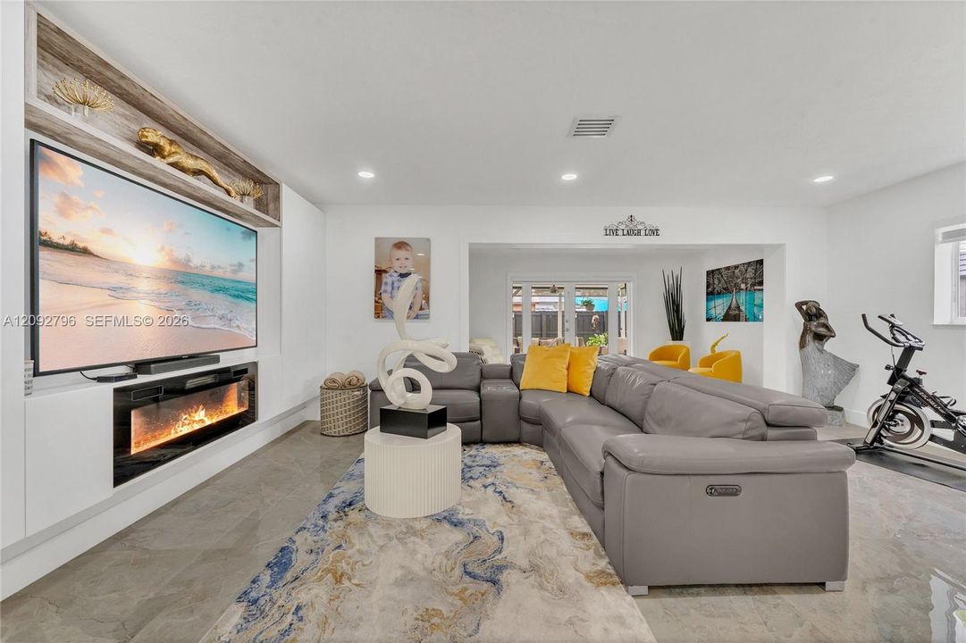 For Rent: $3,700 (3 beds, 2 baths, 1536 Square Feet)