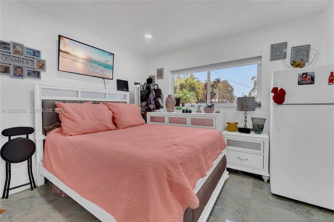 For Rent: $3,700 (3 beds, 2 baths, 1536 Square Feet)