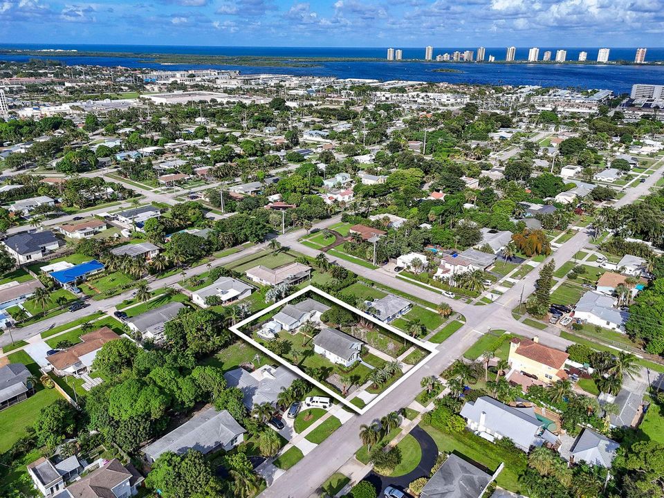 Close Proximity to Intracoastal