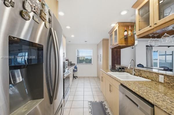 En Venta: $329,000 (2 camas, 2 baños, 1344 Pies cuadrados)