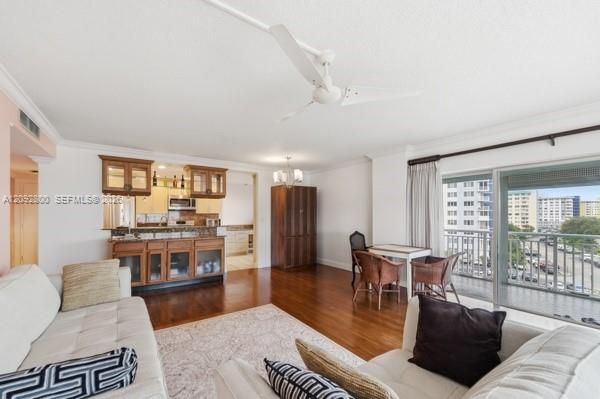 En Venta: $329,000 (2 camas, 2 baños, 1344 Pies cuadrados)