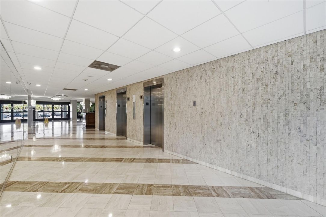 En Venta: $329,000 (2 camas, 2 baños, 1344 Pies cuadrados)