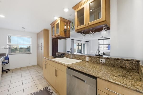 En Venta: $329,000 (2 camas, 2 baños, 1344 Pies cuadrados)