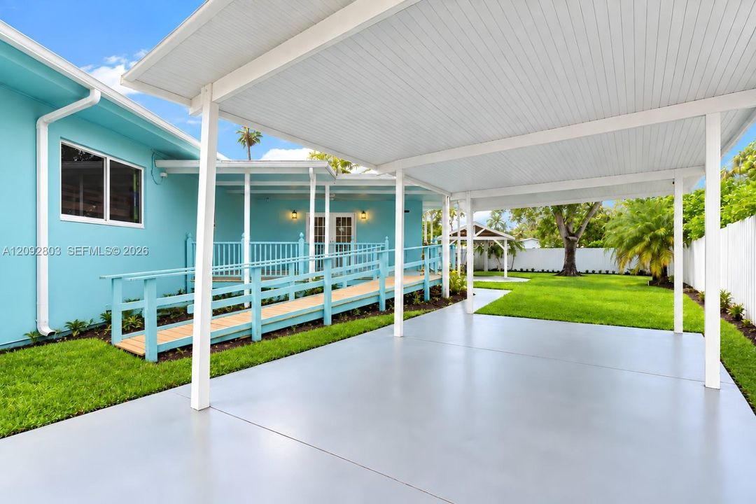 En Venta: $1,299,000 (4 camas, 3 baños, 2365 Pies cuadrados)