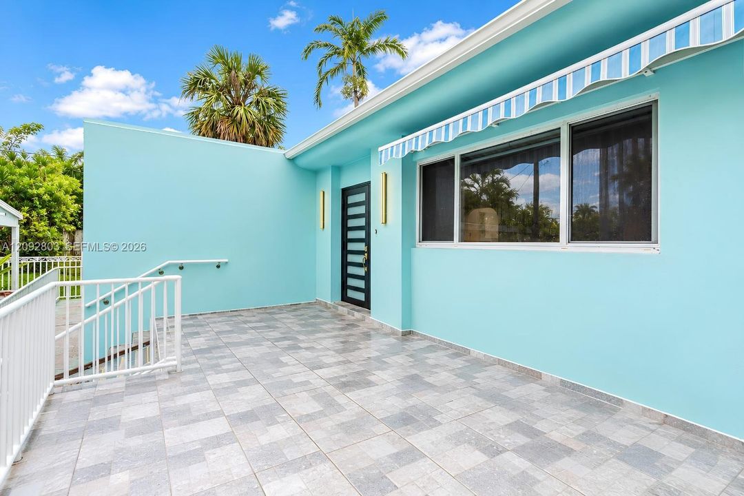 En Venta: $1,299,000 (4 camas, 3 baños, 2365 Pies cuadrados)