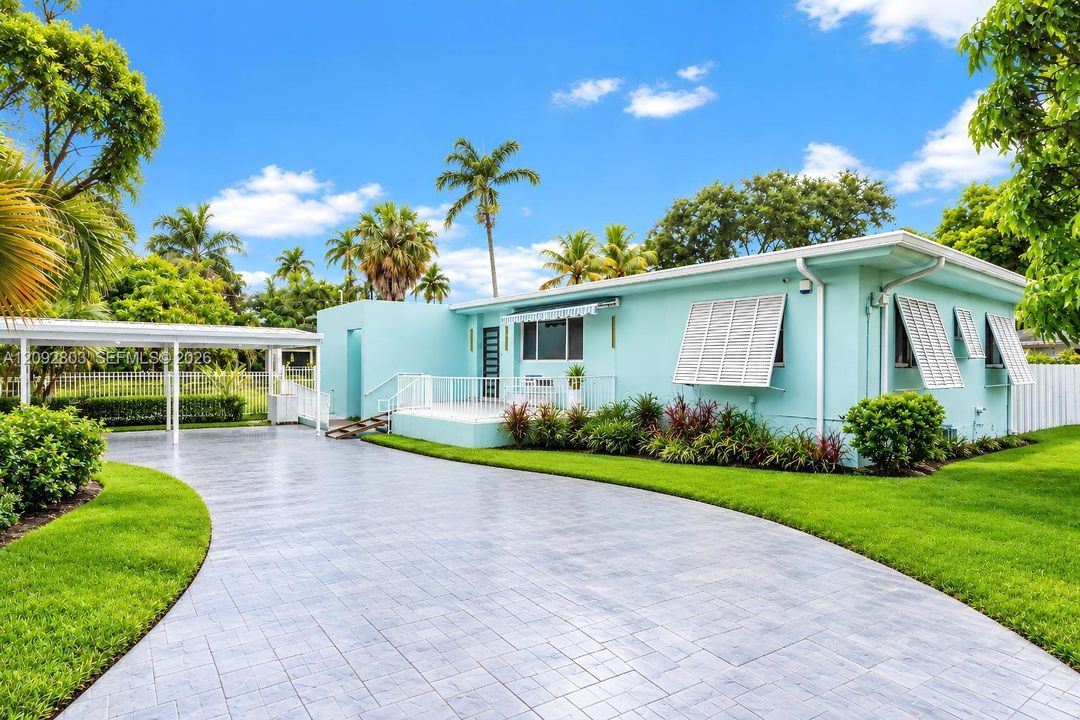 En Venta: $1,299,000 (4 camas, 3 baños, 2365 Pies cuadrados)