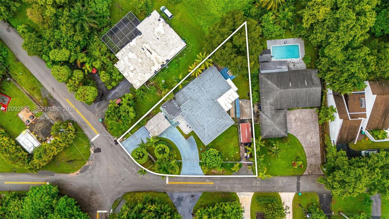 En Venta: $1,299,000 (4 camas, 3 baños, 2365 Pies cuadrados)