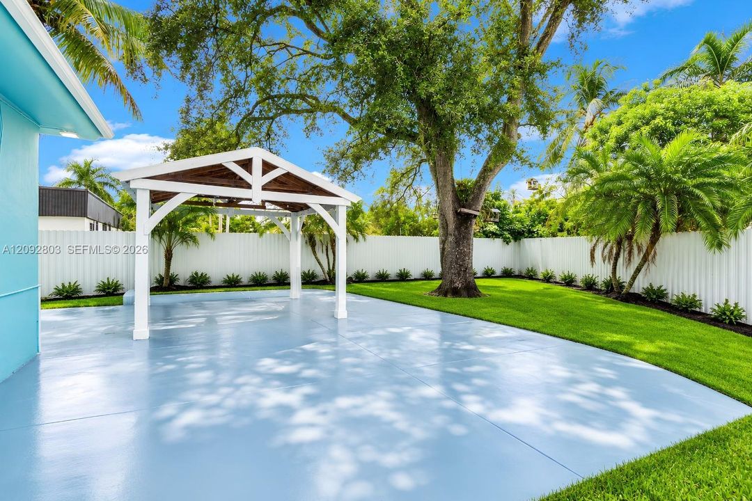 En Venta: $1,299,000 (4 camas, 3 baños, 2365 Pies cuadrados)