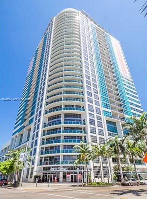 For Rent: $4,200 (2 beds, 2 baths, 1262 Square Feet)