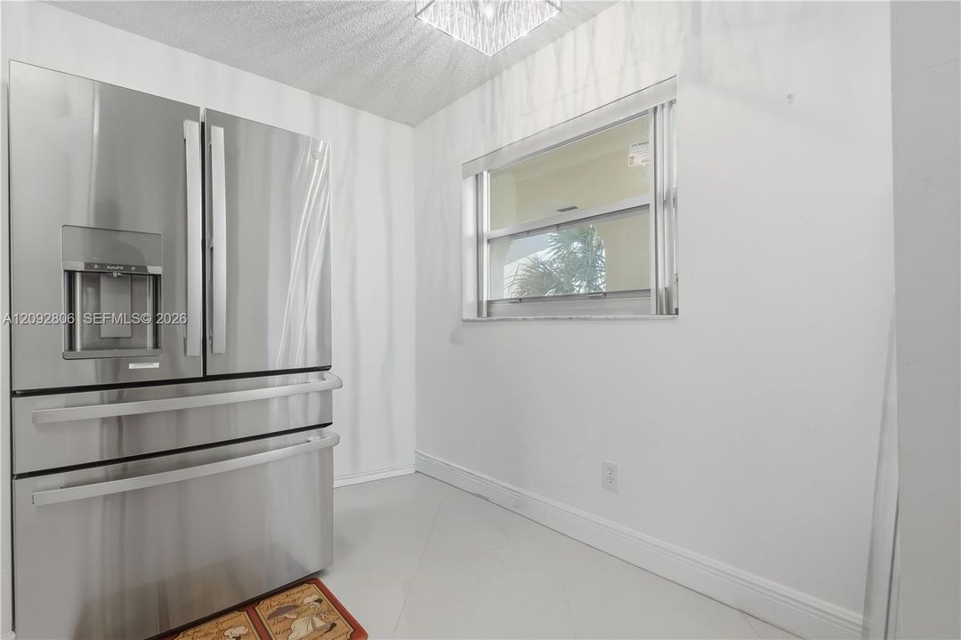 В аренду: $2,700 (2 спален, 2 ванн, 1300 Квадратных фут)
