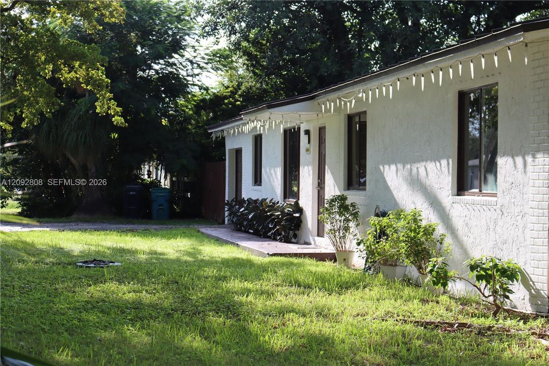 En Venta: $650,000 (4 camas, 2 baños, 1608 Pies cuadrados)