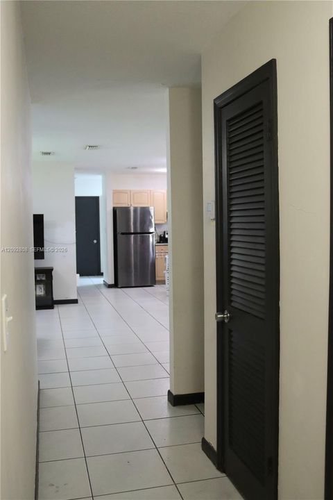 En Venta: $650,000 (4 camas, 2 baños, 1608 Pies cuadrados)