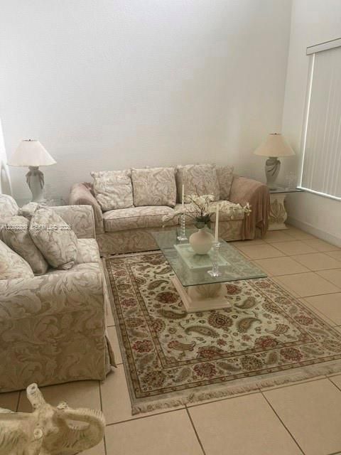 For Sale: $580,000 (5 beds, 3 baths, 2663 Square Feet)