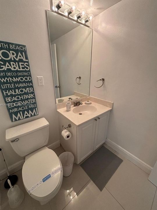 For Sale: $475,000 (1 beds, 1 baths, 1005 Square Feet)